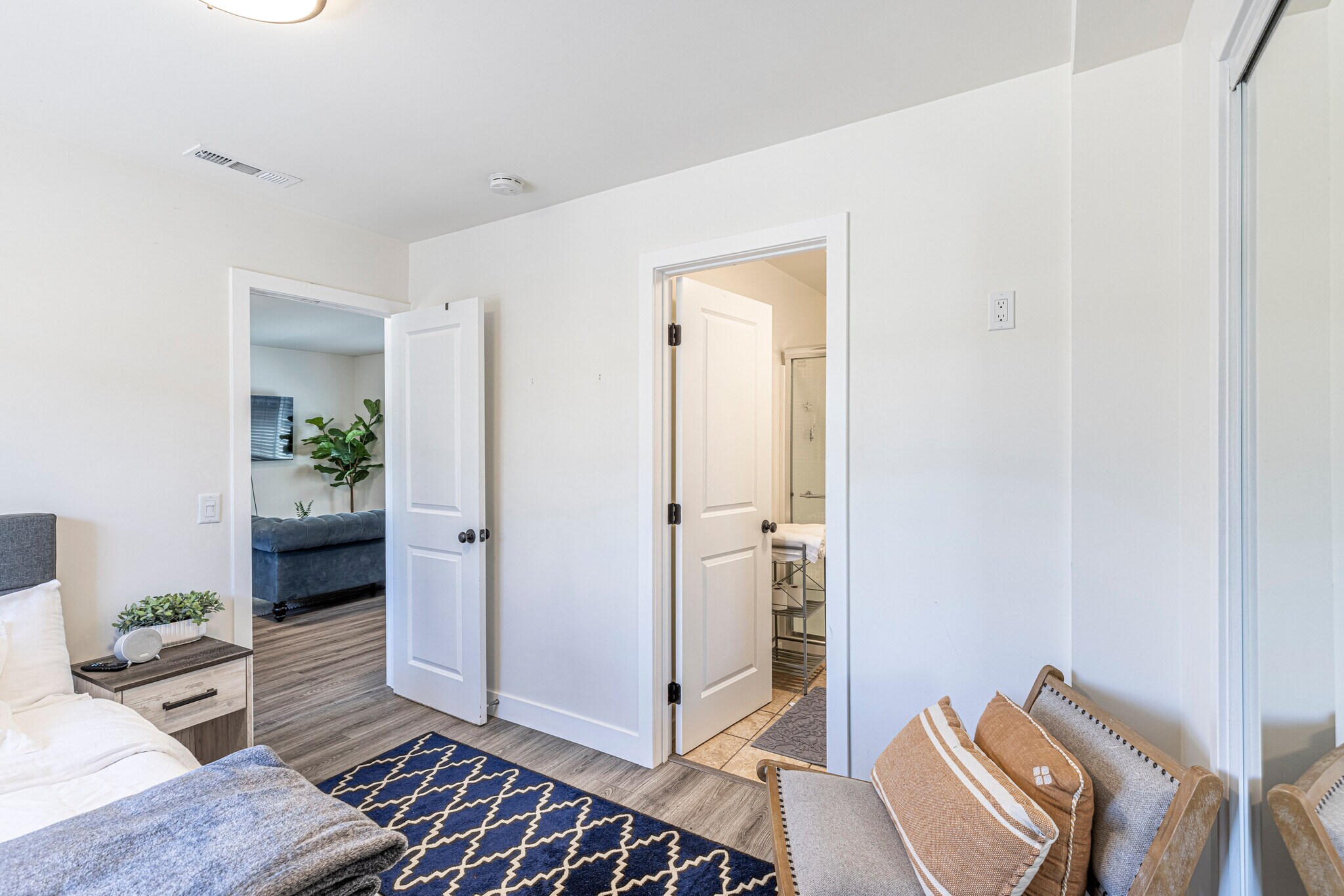 Building Photo - 8143 Hinds Ave