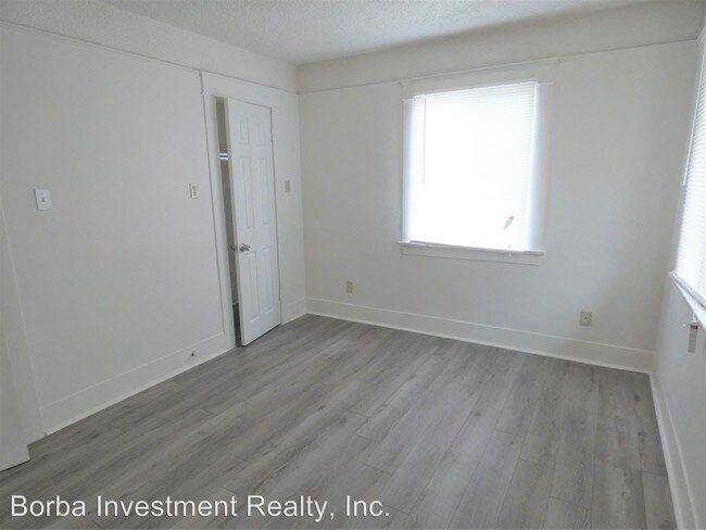 Building Photo - 1638 Gaviota Ave