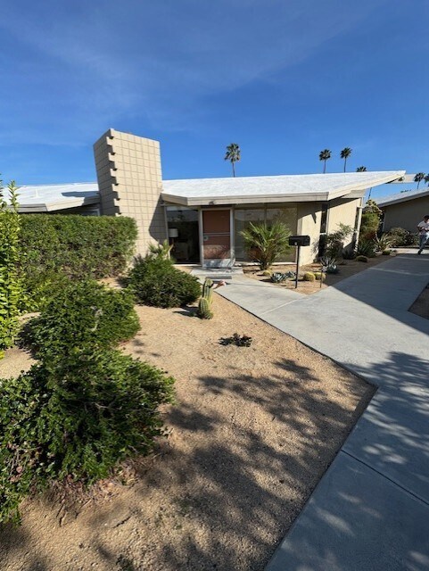 Building Photo - 37800 Da Vall Dr