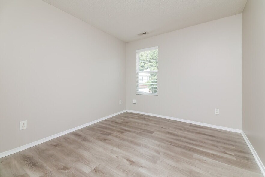 Building Photo - 3120 Varcroft Rd