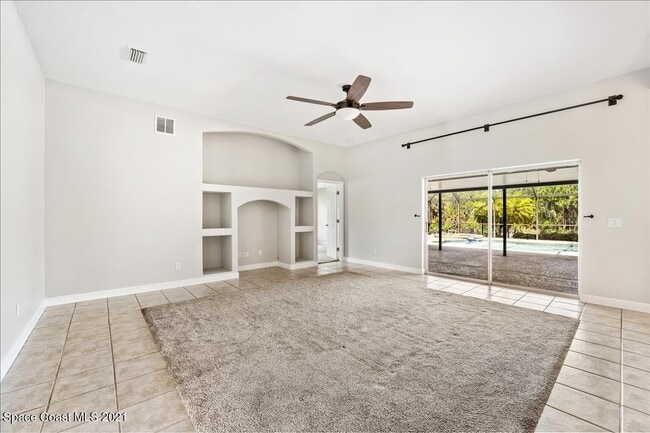 Building Photo - 5867 Treasure Ln