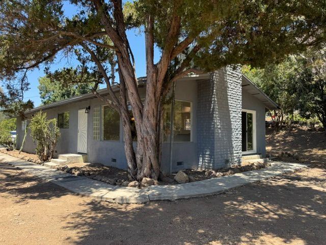 Building Photo - 15077 Adams Dr