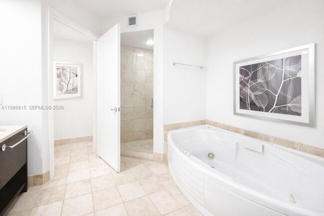 Building Photo - 18201 Collins Ave