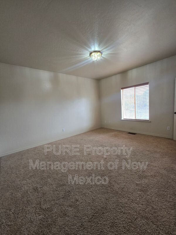 Building Photo - 3900 205 N Butler Ave