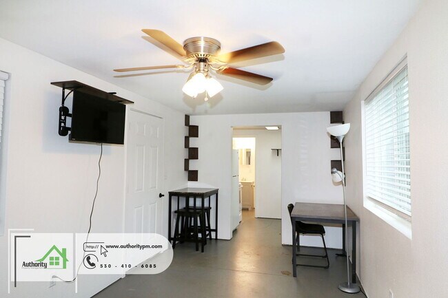 Building Photo - 10560 Old Oregon Trail