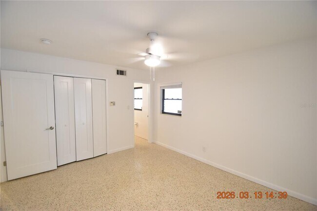 Building Photo - 528 Suwanee Cir