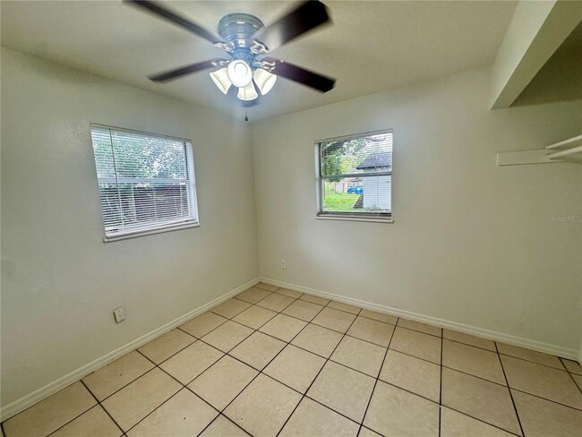 Building Photo - 1075 Lincoln Terrace