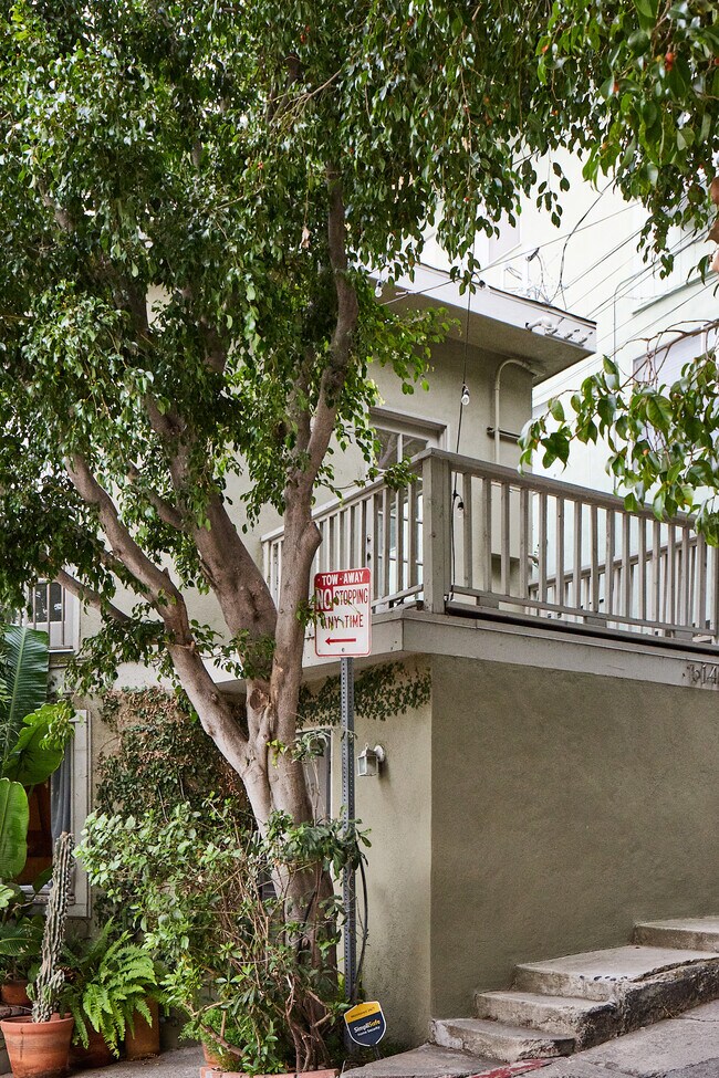 Building Photo - 6148 Glen Holly St