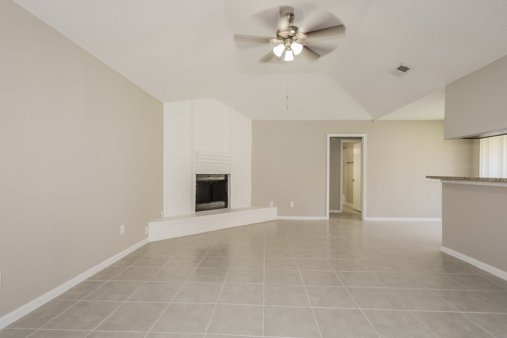 Building Photo - 16919 Amidon Dr