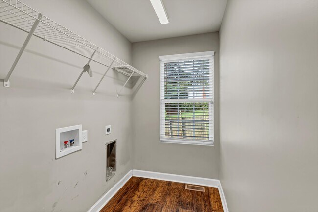 Building Photo - 219 W Watt St