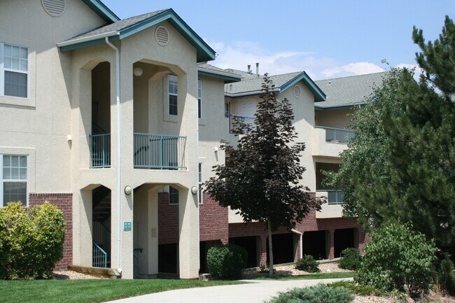Building Photo - 530 Mohawk Dr