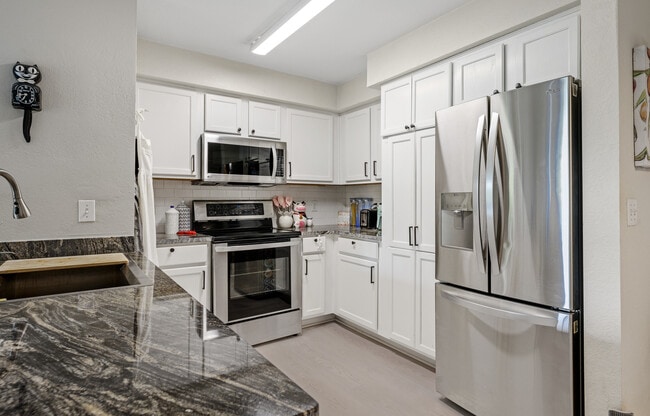 Building Photo - 2801 Chancellorsville Dr