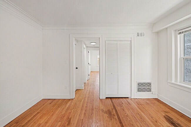 Interior Photo - The Bristol Apartments