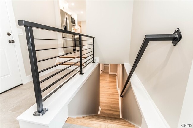 Building Photo - 87 Brown St