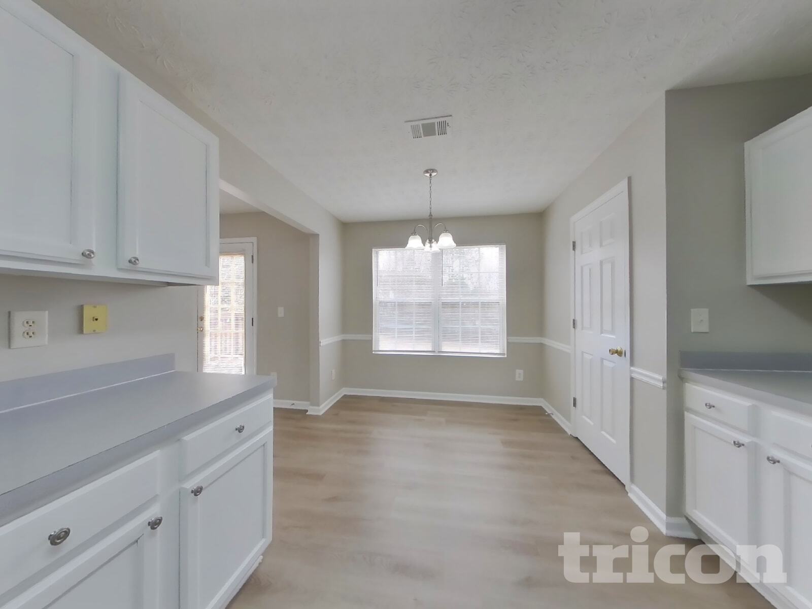 Building Photo - 1401 Lancaster Ct