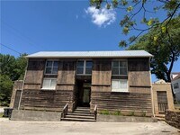 Building Photo - 978 Pollard Ave