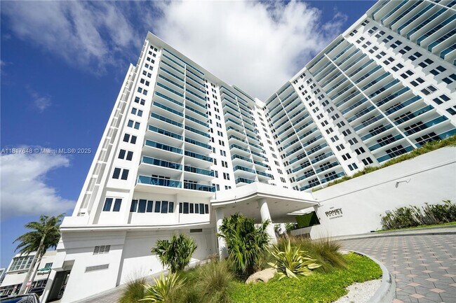 Building Photo - 2301 Collins Ave