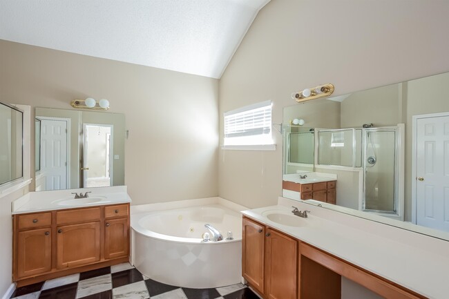 Building Photo - 7077 Millers Glen Way
