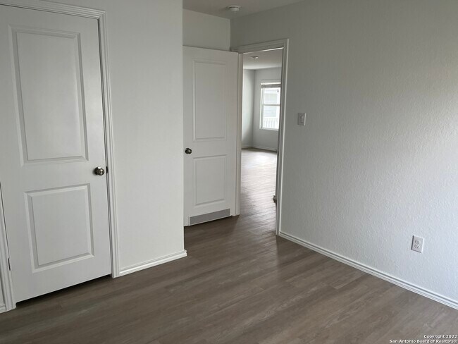 Building Photo - 6507 Scarecrow Wy