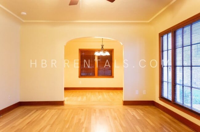 Building Photo - Charming Single-Story Home in the Heart of...