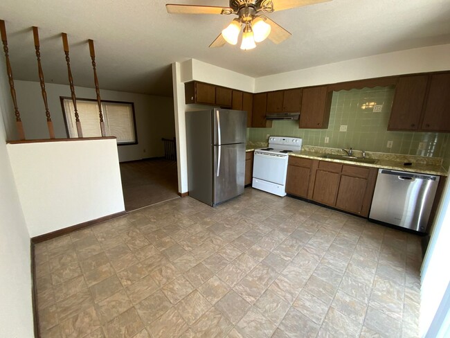 Building Photo - 1801-1803-1803 Garden Dr