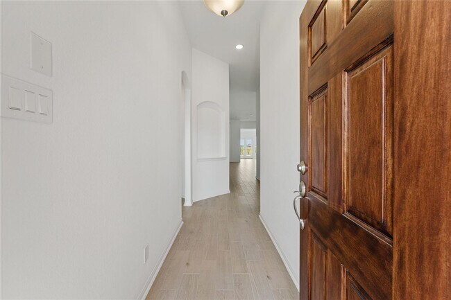 Building Photo - 570 Long Beach Bay Dr