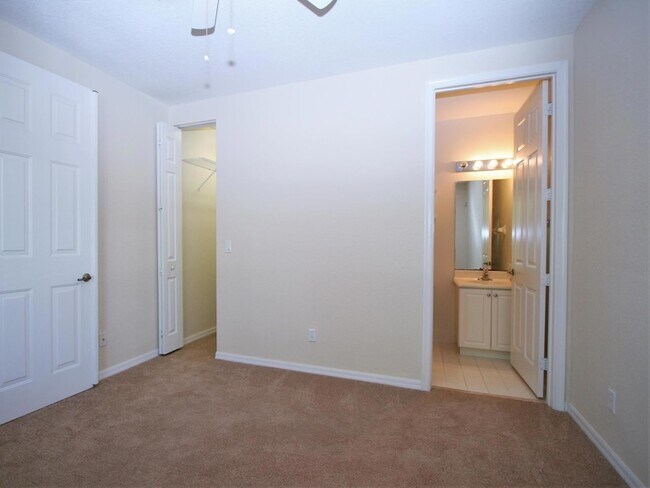 Building Photo - 1562 Grande Cull Way