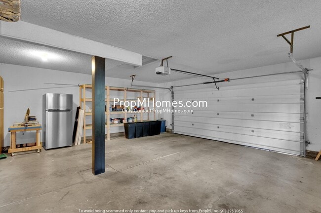 Building Photo - Sleek + Stylish Four Bedroom Escape in Palisades! DEPOSIT SPECIAL