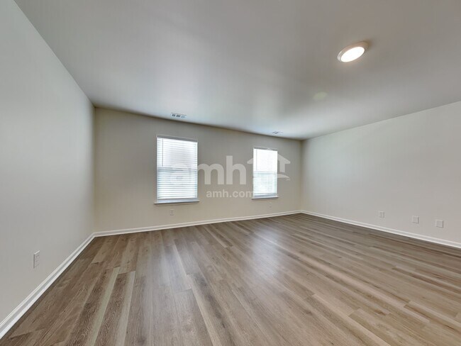 Building Photo - 312 Windmill Dr