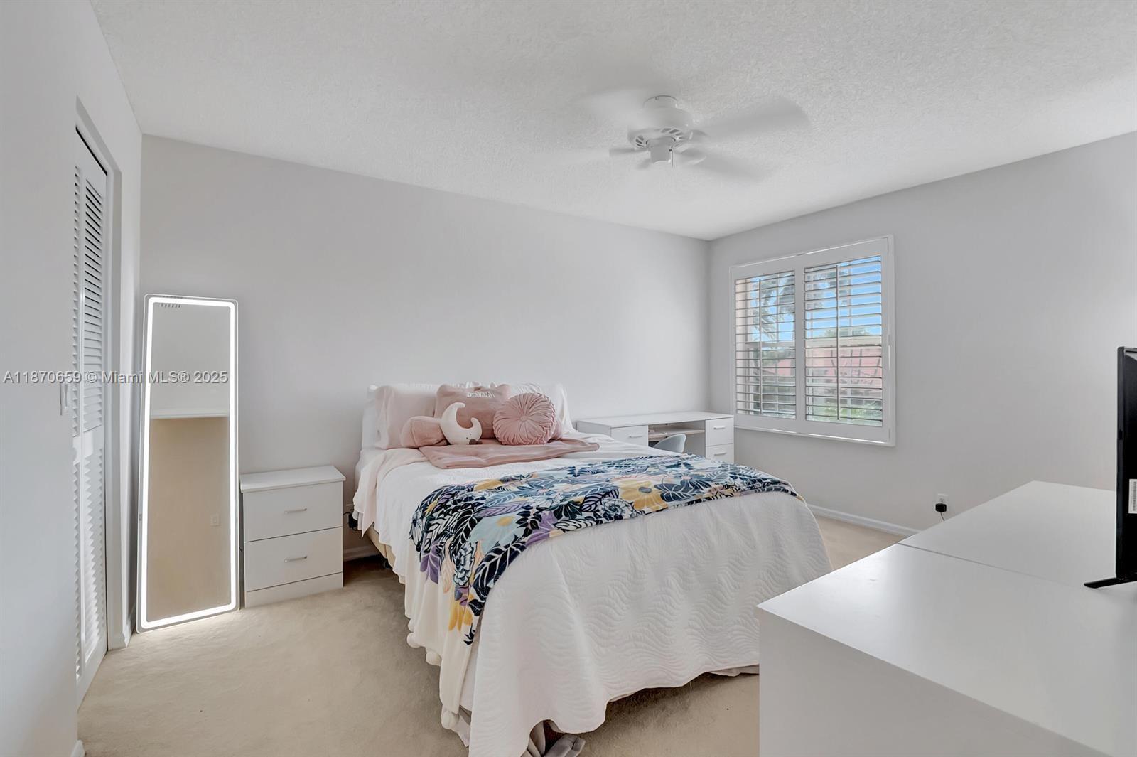 Building Photo - 19314 King Palm Ct