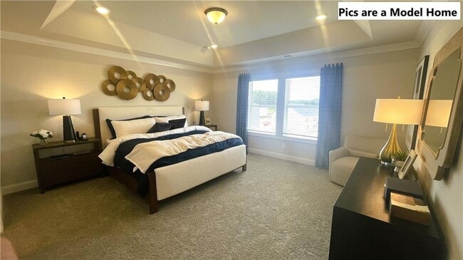 Building Photo - 3237 Madeira Dr