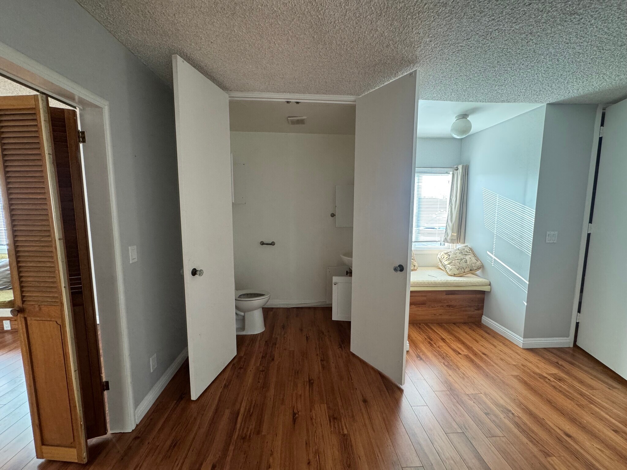 Building Photo - 5208 Wilkinson Ave