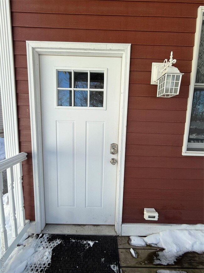 Building Photo - 24 St James Pl