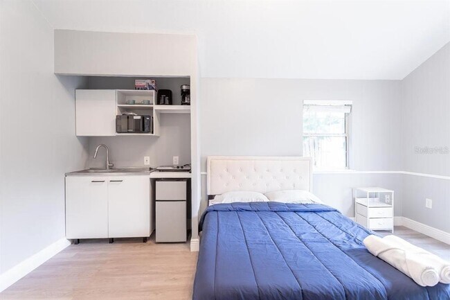 Building Photo - 4317 E Regnas Ave