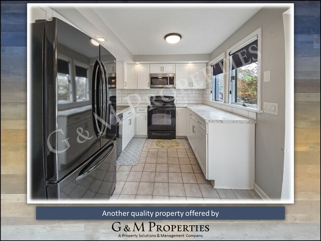 Building Photo - 2-Bd Townhome - On University Avenue!