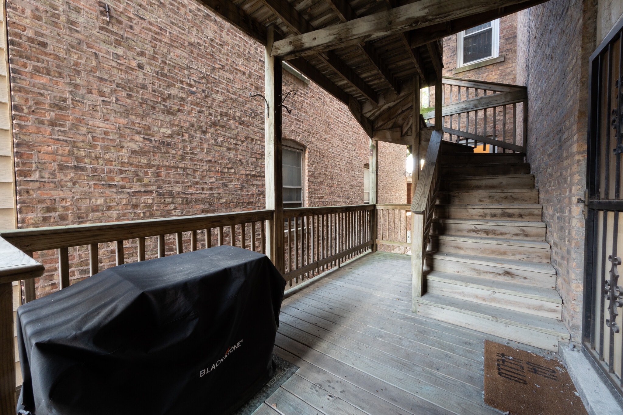 Building Photo - 2844 N Harding Ave