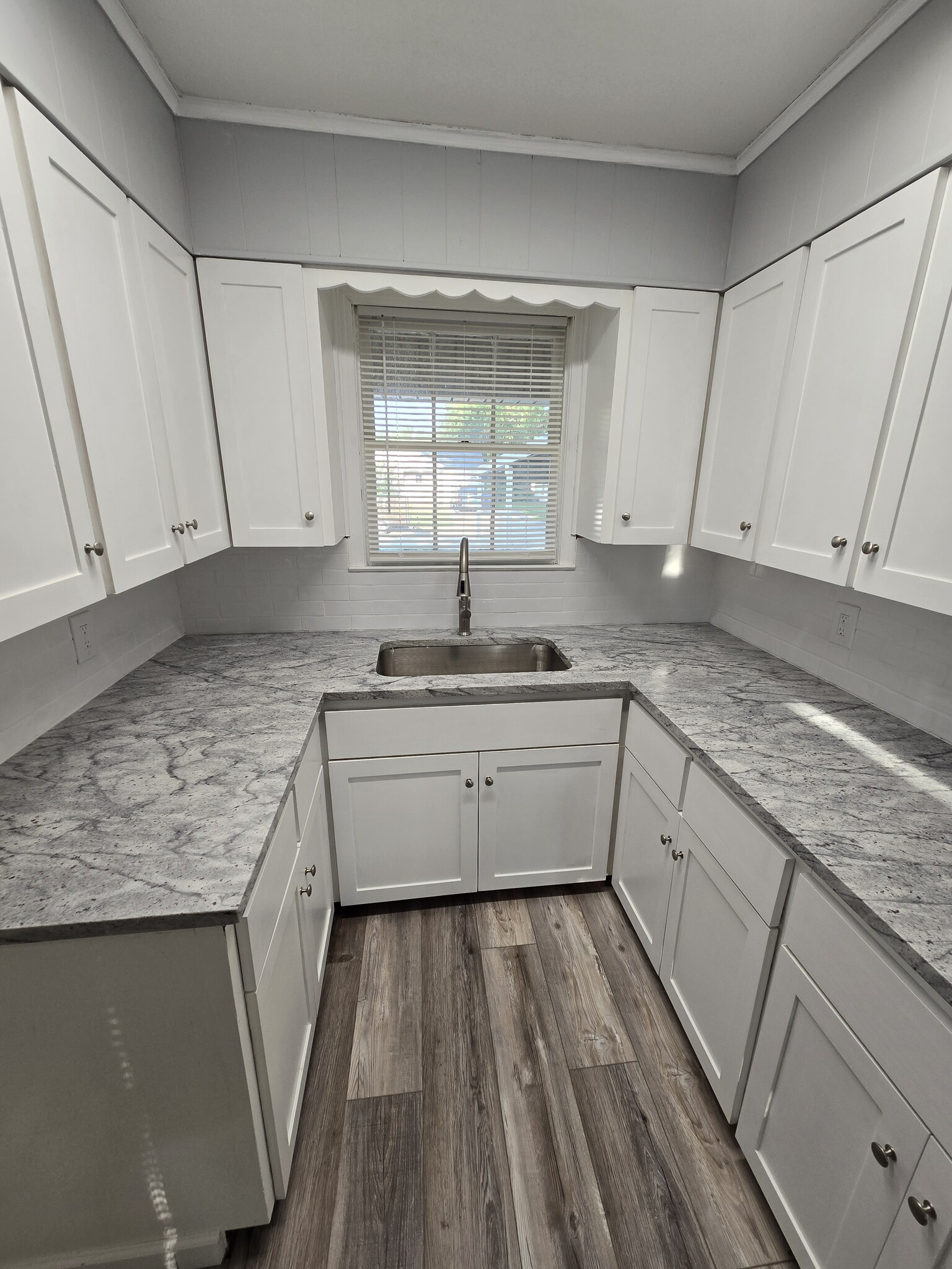 Building Photo - 10922 Myrtice Dr