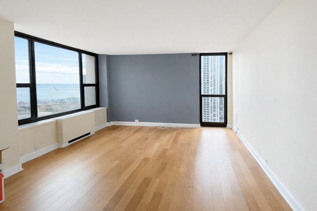 Building Photo - 1850 N Clark St