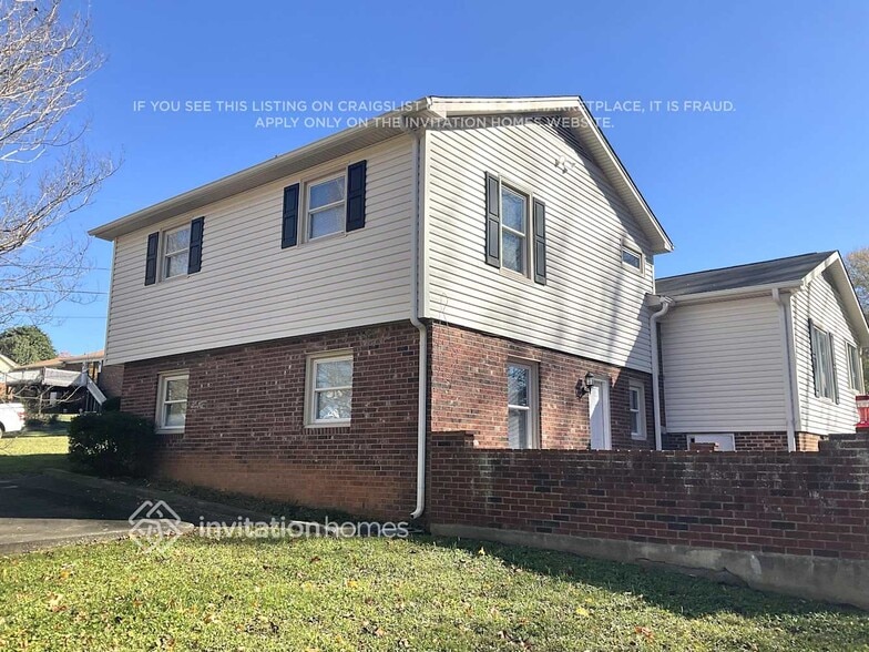 Building Photo - 3700 Whitfield Rd