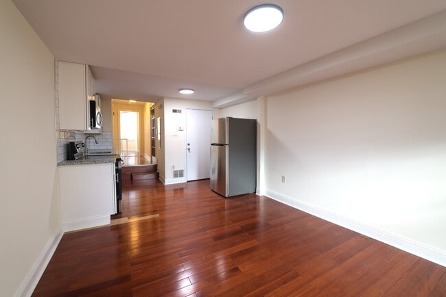 Building Photo - 1547 S 13th St