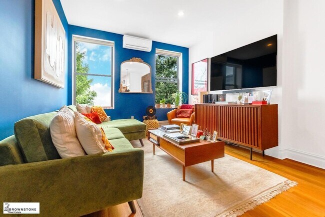 Primary Photo - 203 Luquer St