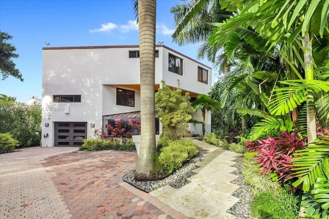 Building Photo - 279 N Hibiscus Dr