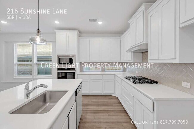 Building Photo - 216 Sunshine Ln