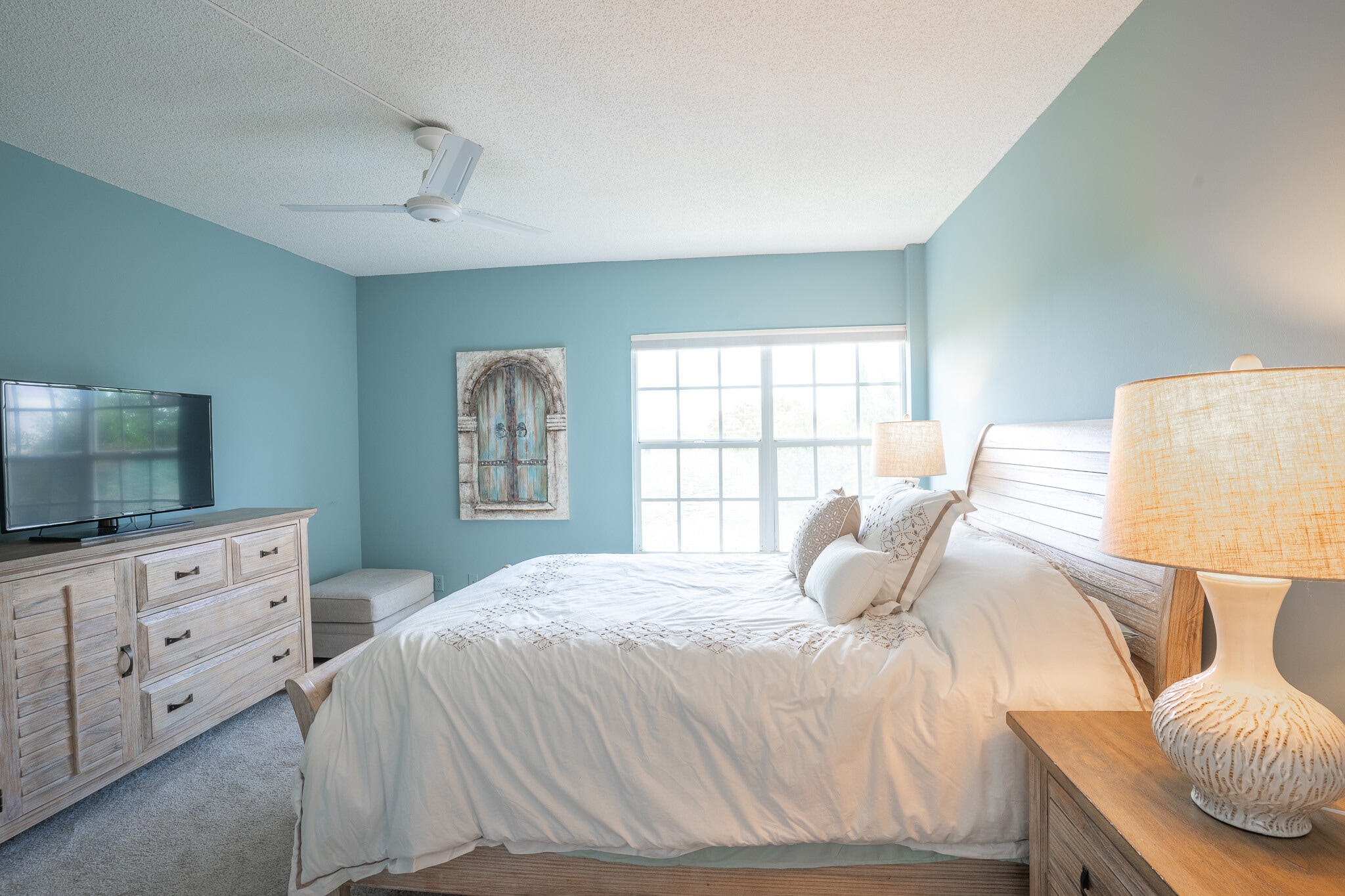 Building Photo - 250 NE 20th St