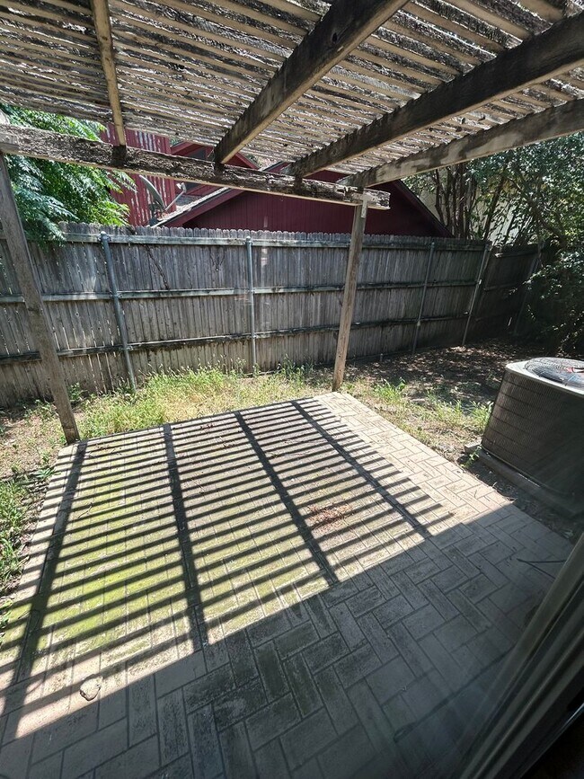 Building Photo - 3712 Pulsar Dr