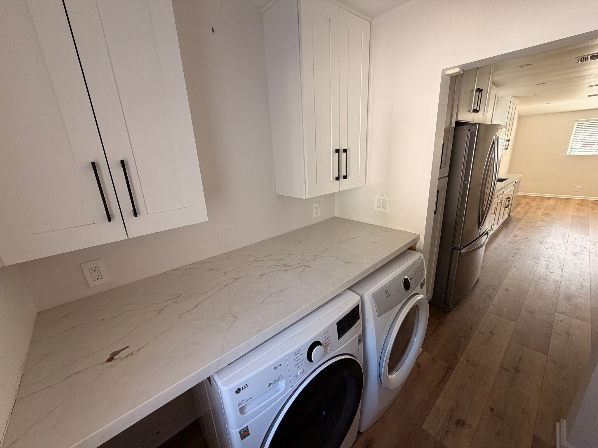 Building Photo - 5840 Allott Ave