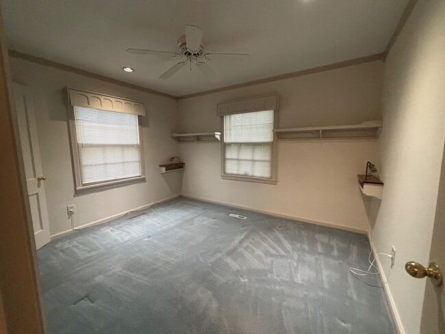 Building Photo - 2 bedroom 1 bath home with 1 car garage! Available to Rent or Rent to Own!