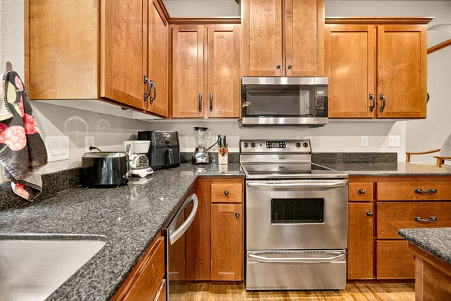 Building Photo - 1719 Lithia Way