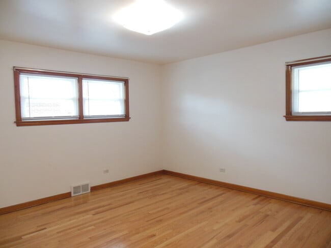 Building Photo - 508 E Butterfield Rd