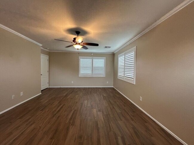 Building Photo - 2251 S Ponderosa Dr